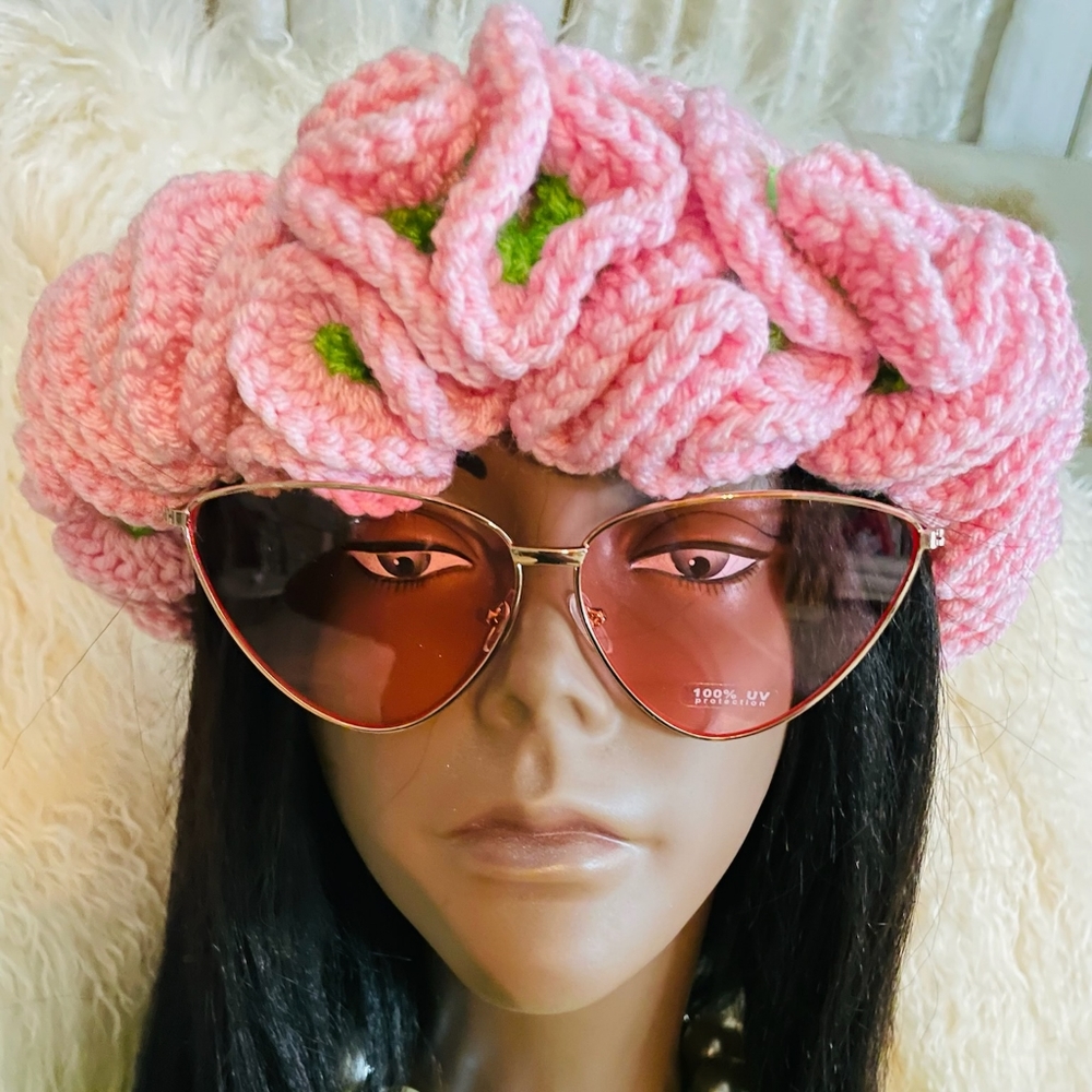 PINK & GREEN CROCHET RUFFEL HAT NEW WITHOUT TAG